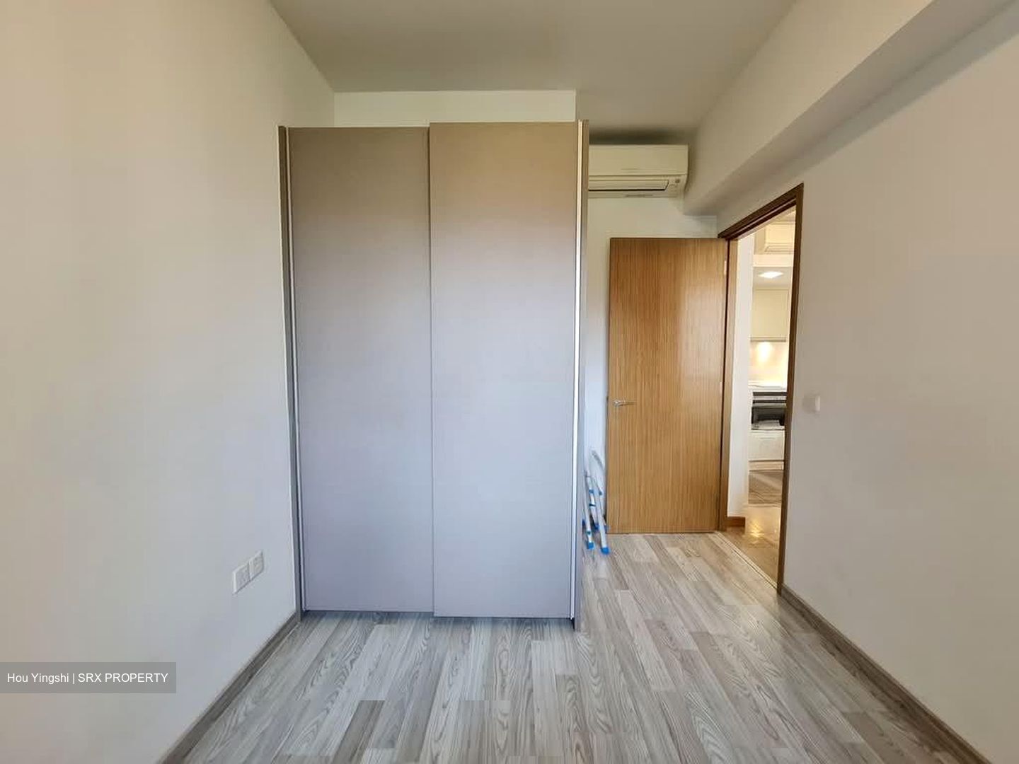 Lakeville (D22), Condominium #569125581